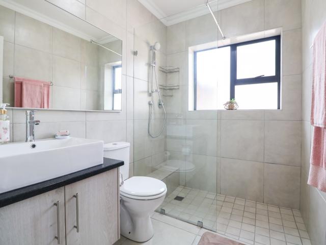 2 Bedroom Apartment / Flat For Sale in Swartvlei
