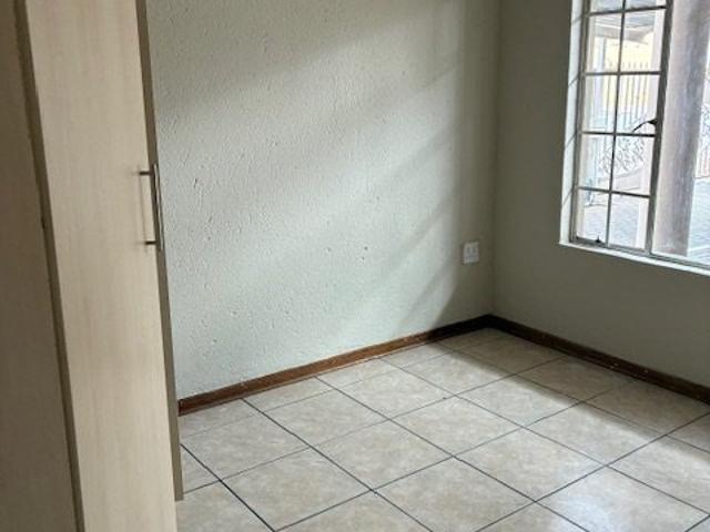 2 Bedroom Apartment / Flat For Sale in Potchefstroom Central