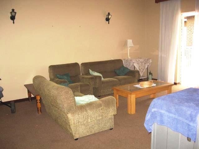 2 Bedroom Apartment / Flat For Sale in Potchefstroom Central