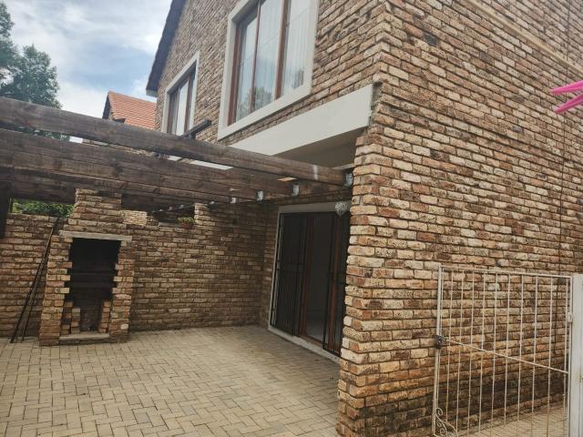 2 Bedroom Apartment / Flat For Sale in Potchefstroom Central