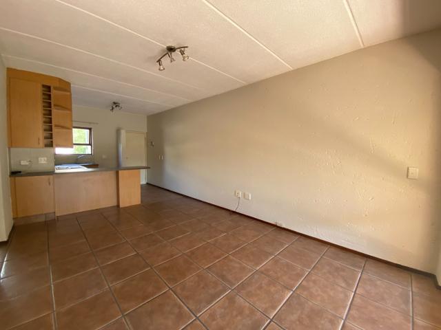 2 Bedroom Apartment / Flat For Sale in Paulshof