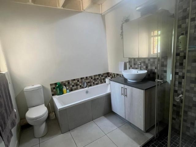 2 Bedroom Apartment / Flat For Sale in Paulshof
