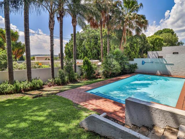 2 Bedroom Apartment / Flat For Sale in Paulshof