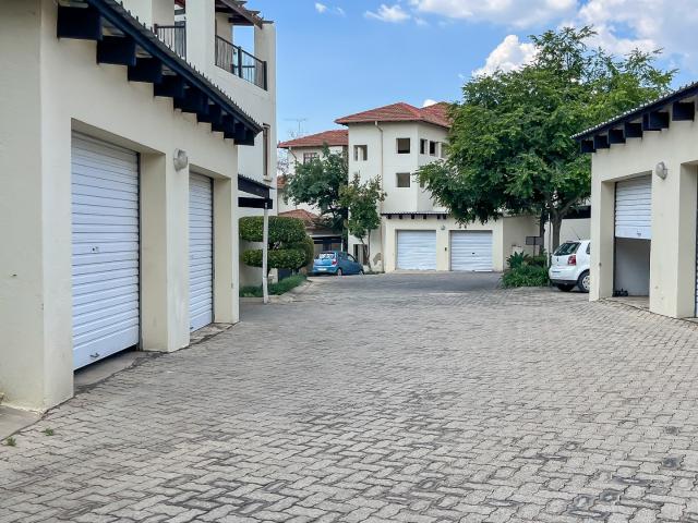2 Bedroom Apartment / Flat For Sale in Paulshof