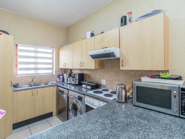 2 Bedroom Apartment / Flat For Sale in Paulshof