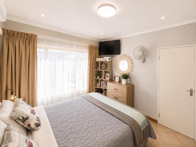 2 Bedroom Apartment / Flat For Sale in Paulshof