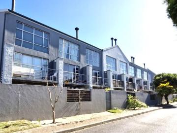 2 Bedroom Apartment / Flat For Sale in Parklands