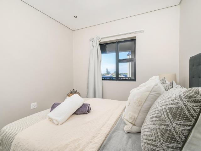 2 Bedroom Apartment / Flat For Sale in Pinelands