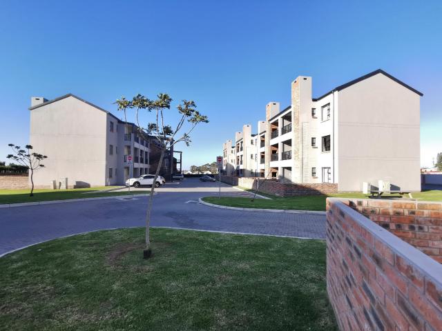 2 Bedroom Apartment / Flat For Sale in Pinelands