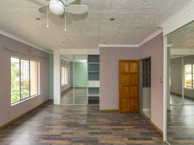 2 Bedroom Apartment / Flat For Sale in Primrose Hill