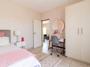 2 Bedroom Apartment / Flat For Sale in Protea Glen