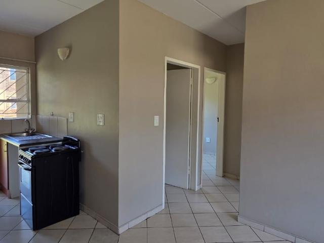 2 Bedroom Apartment / Flat For Sale in Protea Glen