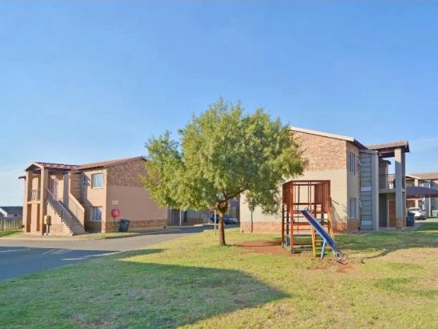 2 Bedroom Apartment / Flat For Sale in Protea Glen