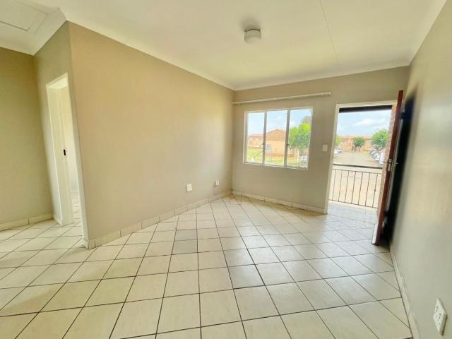 2 Bedroom Apartment / Flat For Sale in Protea Glen