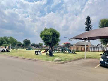 2 Bedroom Apartment / Flat For Sale in Protea Glen