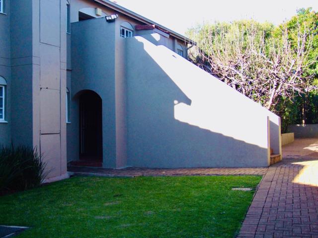 2 Bedroom Apartment / Flat For Sale in Robindale