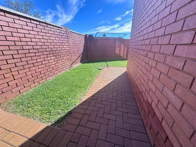 2 Bedroom Apartment / Flat For Sale in Roodepark Eco Estate