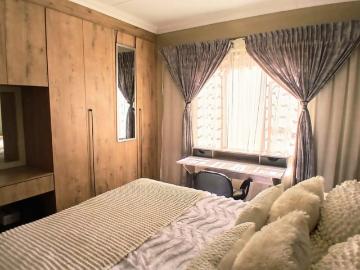 2 Bedroom Apartment / Flat For Sale in Roodepark Eco Estate