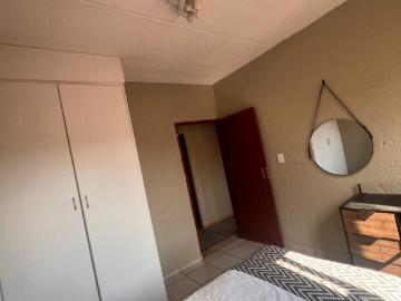 2 Bedroom Apartment / Flat For Sale in Roodepoort West