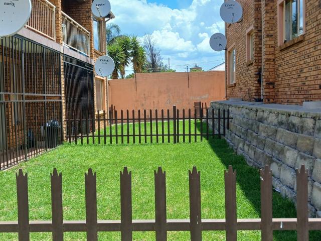 2 Bedroom Apartment / Flat For Sale in Rosettenville