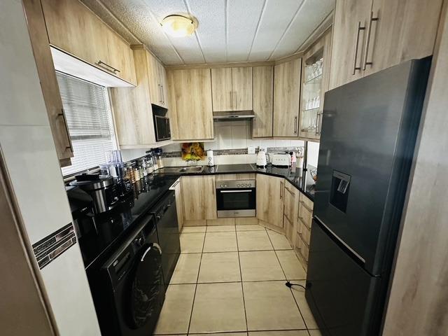2 Bedroom Apartment / Flat For Sale in Ravenswood
