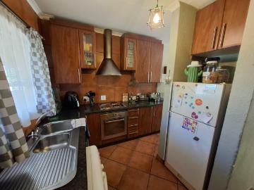 2 Bedroom Apartment / Flat For Sale in Ravenswood