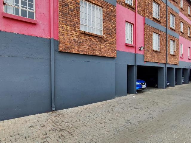 2 Bedroom Apartment / Flat For Sale in Ravenswood