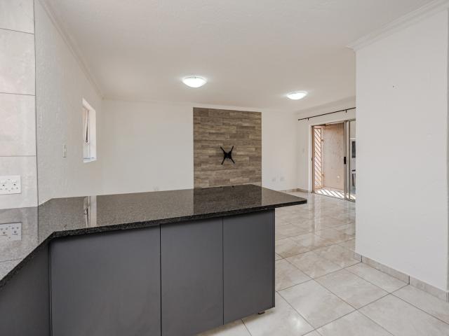 2 Bedroom Apartment / Flat For Sale in Radiokop