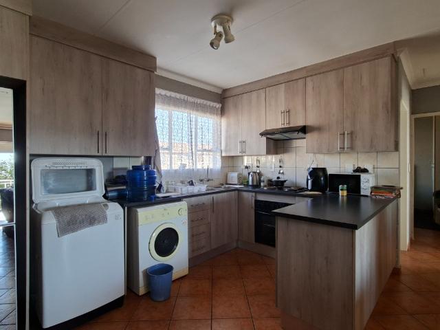 2 Bedroom Apartment / Flat For Sale in Rensburg