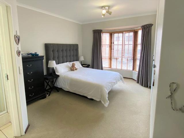 2 Bedroom Apartment / Flat For Sale in Rivonia