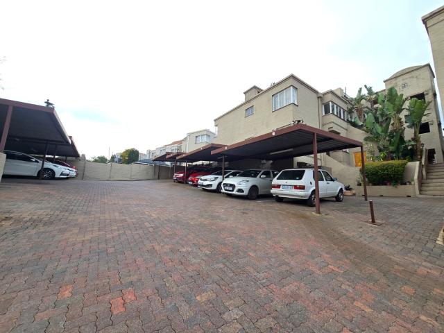 2 Bedroom Apartment / Flat For Sale in Ridgeway