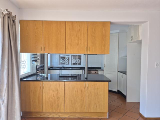2 Bedroom Apartment / Flat For Sale in Ridgeway