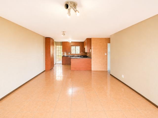 2 Bedroom Apartment / Flat For Sale in Ridgeway