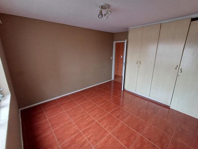 2 Bedroom Apartment / Flat For Sale in Ridgeway