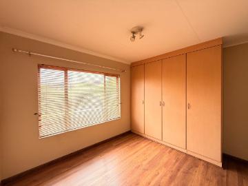2 Bedroom Apartment / Flat For Sale in Ridgeway