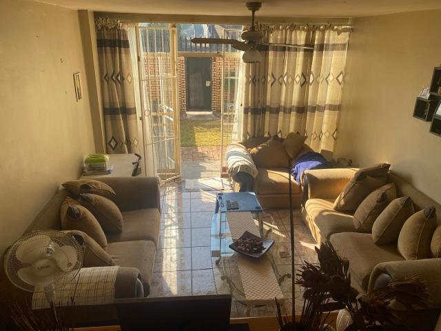 2 Bedroom Apartment / Flat For Sale in Rietfontein