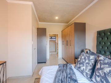 2 Bedroom Apartment / Flat For Sale in Rietvalleirand