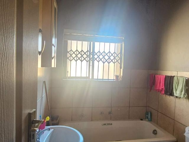 2 Bedroom Apartment / Flat For Sale in Woodlands Estate