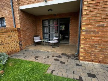 2 Bedroom Apartment / Flat For Sale in Woodlands Place