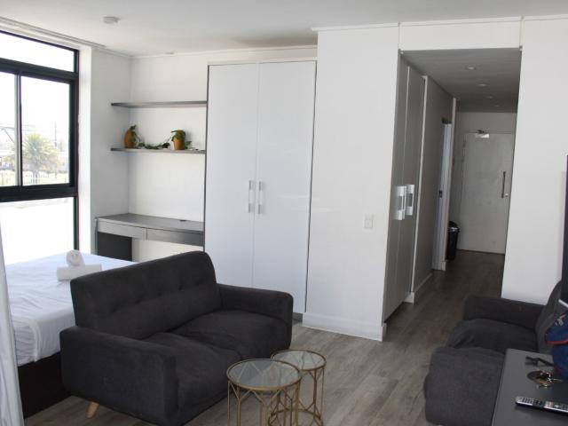 2 Bedroom Apartment / Flat For Sale in Woodstock