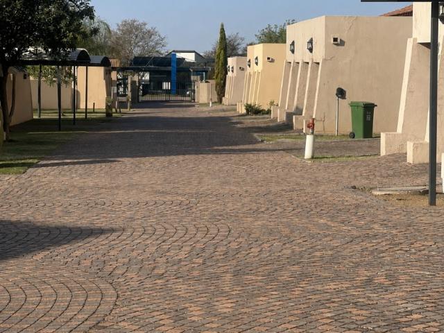 2 Bedroom Apartment / Flat For Sale in Waterval East