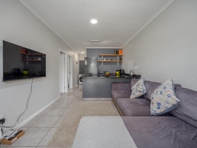 2 Bedroom Apartment / Flat For Sale in Waterfall