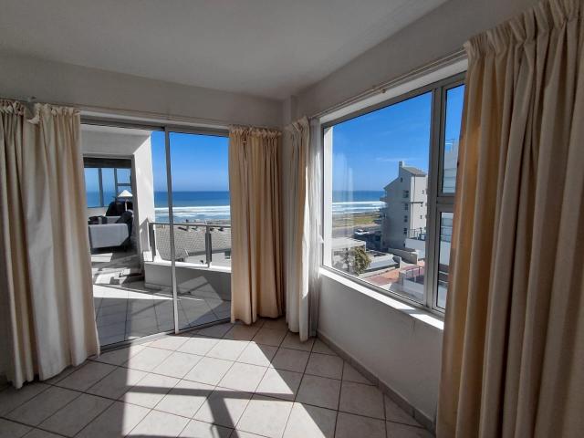 2 Bedroom Apartment / Flat For Sale in Waves Edge