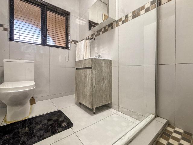 2 Bedroom Apartment / Flat For Sale in Warner Beach