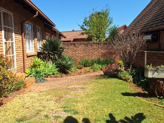 2 Bedroom Apartment / Flat For Sale in Weavind Park
