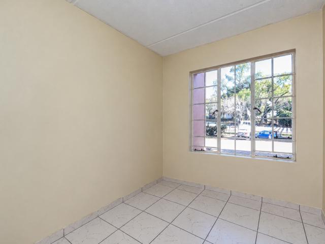 2 Bedroom Apartment / Flat For Sale in Weltevreden Park