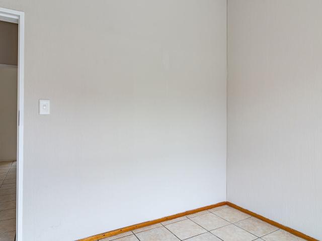 2 Bedroom Apartment / Flat For Sale in Weltevreden Park