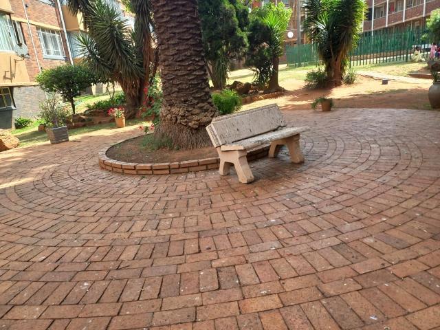 2 Bedroom Apartment / Flat For Sale in West Turffontein
