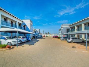2 Bedroom Apartment / Flat For Sale in Witpoortjie