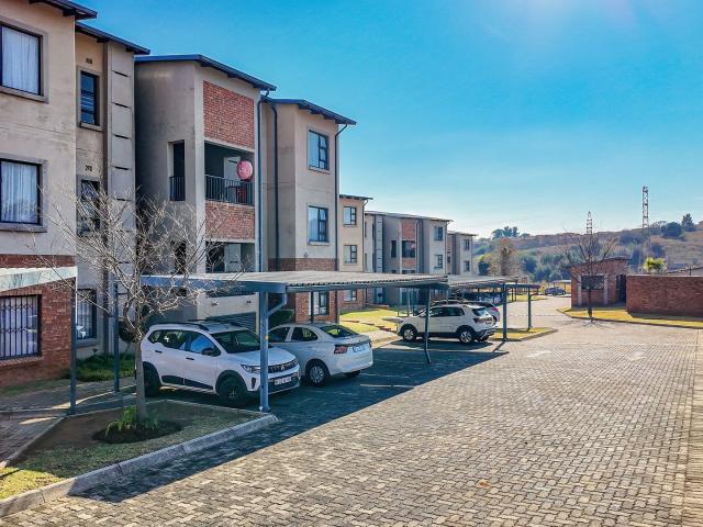 2 Bedroom Apartment / Flat For Sale in Wilgeheuwel